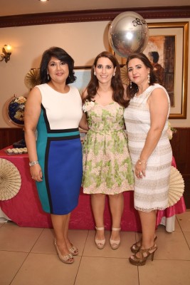 Madre y suegra de la querida Susan, Maha de Kharoufeh y Lisbeth de Aguilar.