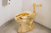 Museo le ofrece a Trump inodoro de oro de 18 kilates usado para la Casa Blanca