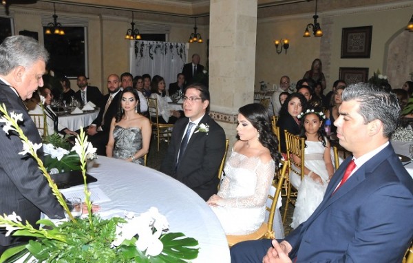 Después de 1 año de hermosa relación, Daniela Castro y Victor Hernández se dieron el "Sí, quiero" en una ceremonia íntima e inolvidable.