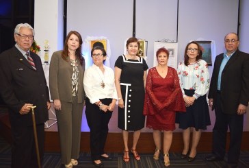 Homenaje para Argentina Díaz Lozano y Roberto Elvir