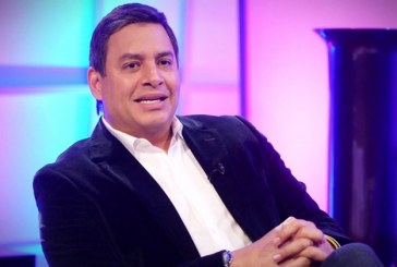 Daniel Sarcos se despidió entre lágrimas de “Un Nuevo Día” de Telemundo