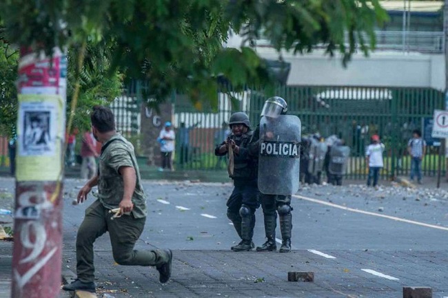 Tras protestas, Policía nicaragüense reporta dos agentes muertos y 121 heridos