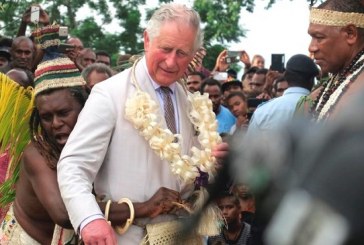 El príncipe Carlos y su comentario racista ponen contra la pared a la realeza británica