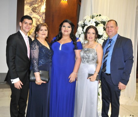 Carlos Antúnez, Emilia de Antúnez, Brenda de Perdomo, Sofía de Flores y Jan Ysaguirre