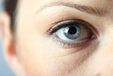 Cinco tips para reducir las bolsas que salen debajo de los ojos