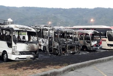 Tres unidades del transporte se queman en los predios de la Gran Terminal Metropolitana de San Pedro Sula