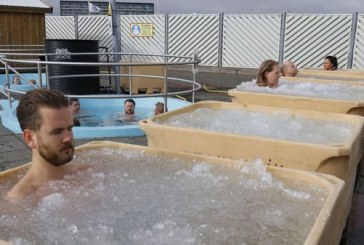 ¡Sorprendente! Campeonato de baño en agua helada
