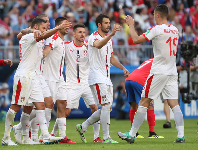 Costa Rica comienza con mal pie y sucumbe 1 a 0 ante Serbia