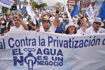Salvadoreños protestan en rechazo a ley que busca privatizar el agua