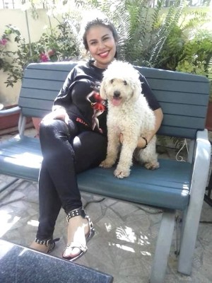 Barbarita Estrada con su mascota