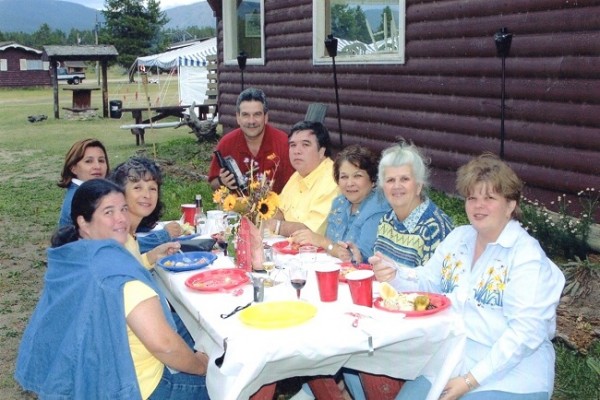 Desayuno de Domingo de los Barh con James, Peggy, Betty, Nancy, etc.