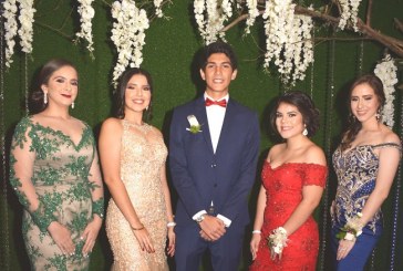 La primera Seniors Prom de la escuela Santa María del Valle
