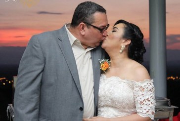 La boda de Xiomara y Alfredo…en una puesta de sol inolvidable