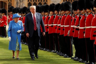 Trump se reúne en el castillo de Windsor con la reina Isabel II de Inglaterra