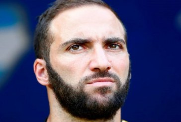 Higuain pasa al Milan, con intercambio Bonucci-Caldara entre clubes
