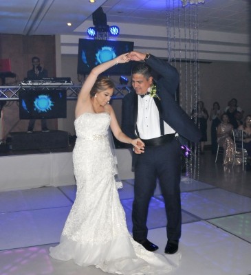 Fernando y Stephie bailaron como vals una de sus melodías favoritas