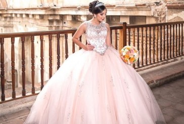 Al compás de sus emociones Lilian celebra sus XV años