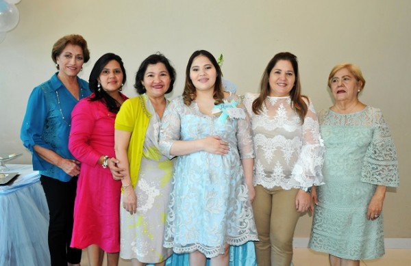 Ana Lucía Ruíz, Lourdes Sabillón, Lilian Sandoval, Alejandra Pinto de Brizuela, Wiladina de Pinto y Zoila Chiang. 