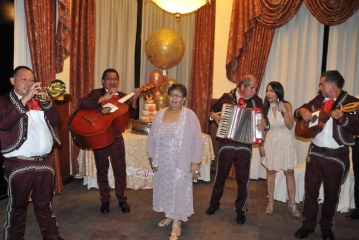 ¡Party 80! ¡Celebrando el cumpleaños de doña Lucila!
