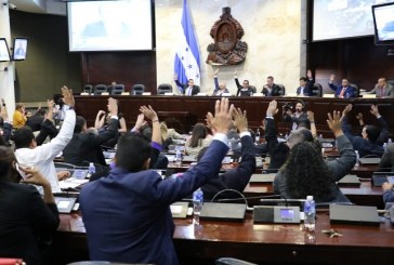 Falla en sistema de votación electrónico del CN obliga a diputados votar a la antigua