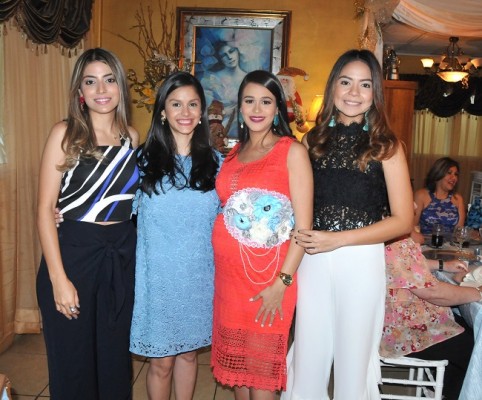 Brenda Rodríguez, Sofía Irías, Andrea Larios de Pineda y Mariana León