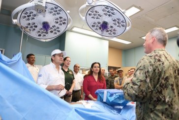 Hernández: “Trabajo del USNS Comfort es una extraordinaria obra para atender dignamente a la gente”