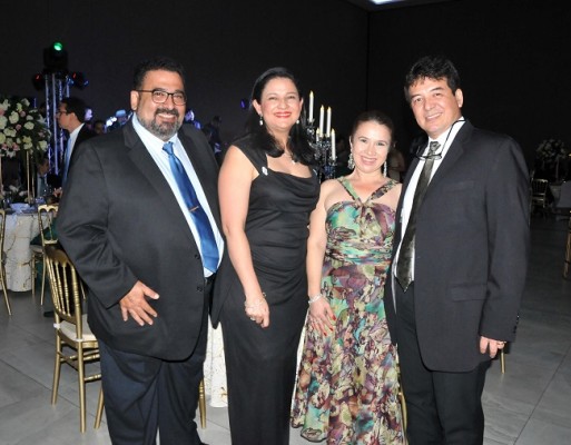 José Luis Prieto, Yadira Fajardo, Sandra de Castro y William Castro