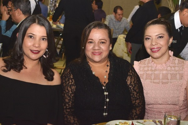 Saralee Ampie, Claudia Jiménez y Emelina Castro
