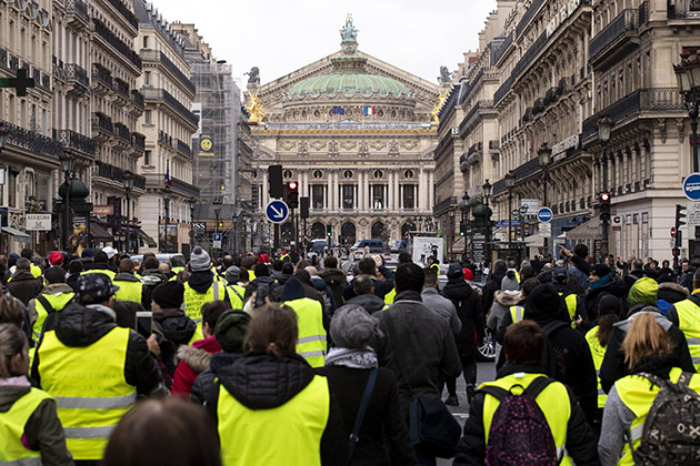 Reportan 30 detenidos tras protesta de los chalecos amarillos en Francia