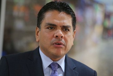 Según embajador Alden Rivera caravana de migrantes hacia EEUU resultó “rotundo fracaso”