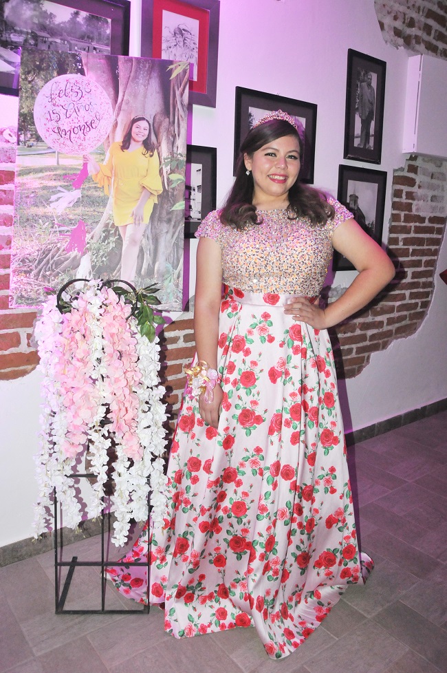 La sonrisa de una preciosa quinceañera eldiario.hn