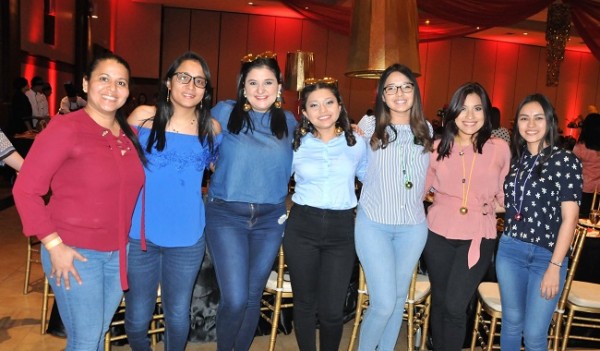 Wendy Lanza, Egla Tinoco, Claudia Arias, Paola Álvarez, Hillary Ramírez, Daniela Miranda y Gabriela Martínez