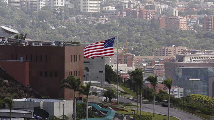 EEUU ordena al personal diplomático “no esencial” abandonar Venezuela