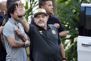 Maradona confirma que fue hospitalizado de urgencia por un sangrado estomacal