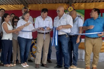 Rotarios inauguran primer proyecto de mejoras Desafío Wash en Escuela de San Manuel