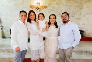 Bianca recibe las aguas bautismales