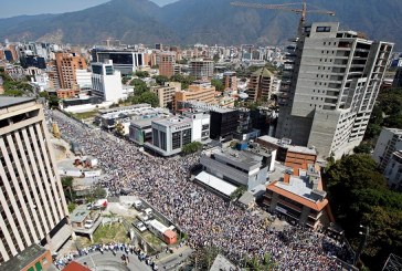Oficialismo y oposición miden fuerzas una vez más en Venezuela, a favor y en contra del gobierno