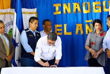 Gobierno firma convenio de alimentación escolar para beneficiar a 99,228 niños y niñas