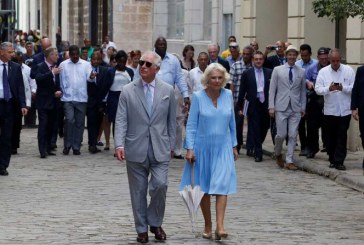 El Príncipe Carlos y Camila se la pasan chévere en La Habana
