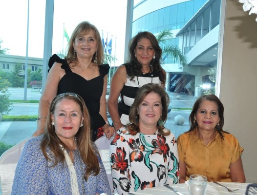 Blanca de Rodríguez, Odette de Dacarett, Lia de Bogran, Malissa de Pineda y Esperanza de Zuniga