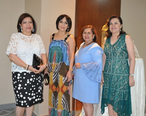 Eva de Rodríguez, Paty de Flores, Gloria de Galeano y Delmy de Pitsikalis