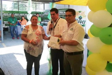 Más de 500 becas educativas entrega Clover Brand a hondureños en el 2019