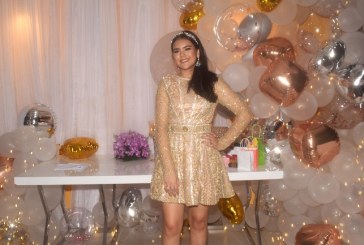 Daniela Elisa y su fiesta de XV años de esencia minimalista