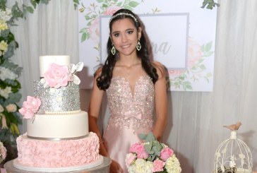 Ilana Sucrovich: una quinceañera de estilismo primaveral