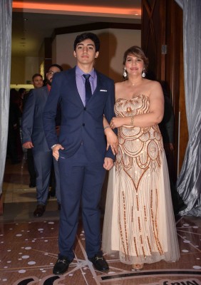 Guapísimo, Allan Rueda con su madre, Sayra Ordoñez de Rueda