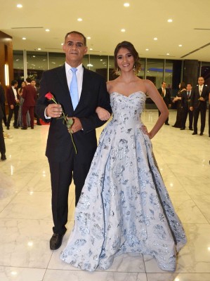 Luis Asfura junto a su hija, Angela Marie Asfura Valladares