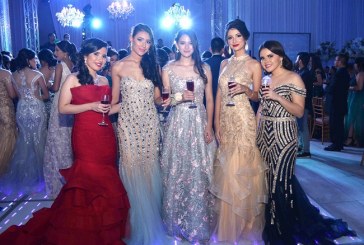 Elegancia y alegría en la noche veneciana de la Freedom high school