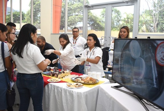 Primera feria nacional de proyectos de innovación UCENM