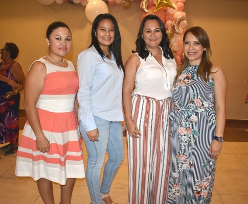 Kimberly Garay, Aryanis Lizardo, Karen de Murillo y Yazmin Sánchez
