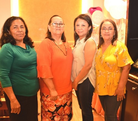 Olga Marina Canales, Norma Paredes, Karla de Rodas y Amparo Hernández
